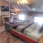 泰尔奇酒店 4*