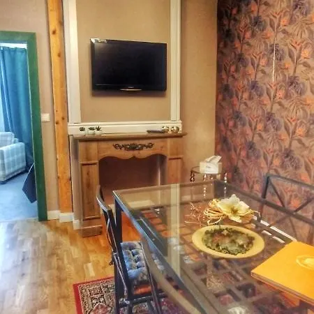 מלון Hotel Telc 4*