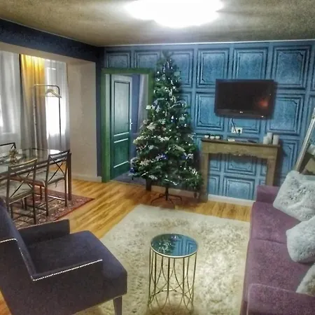 מלון Hotel Telc 4*